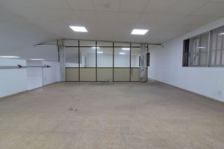 Nave industrial en alquiler en Avda. de Abril. - 9 de octubre en Sagunto