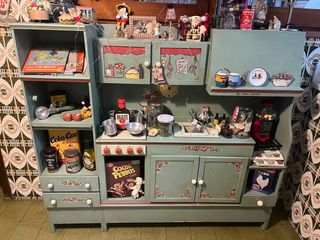 Cocina de juguete antigua pintada a mano