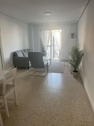 Piso en alquiler en La Plata en Sevilla