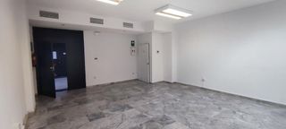 Oficina en alquiler en La Buhaira en Sevilla