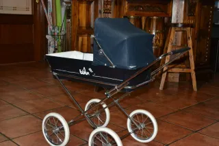 Carrito de muñecas antiguo