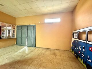 Local comercial en venta en Los Boliches en Fuengirola