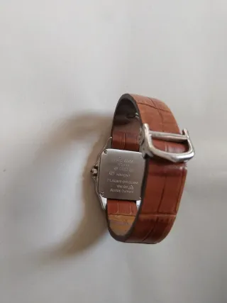 Reloj de pulsera con correa marrón