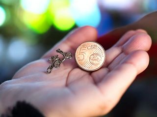 Ciondolo scooter argento. Miniatura da collezione.