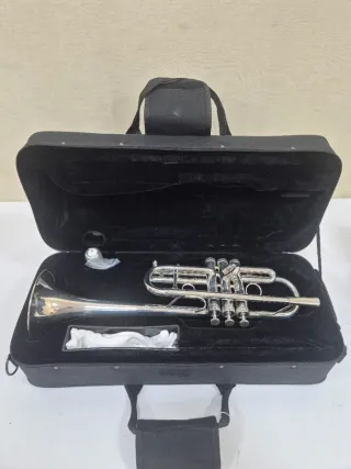 Trompeta en DO con estuche