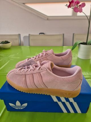 Adidas Bermuda rosas A estrenar. Talla 40 2/3.