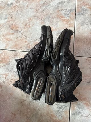 Nike TN Air Max Plus Negras