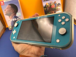 Nintendo Switch Lite Verde con Giochi