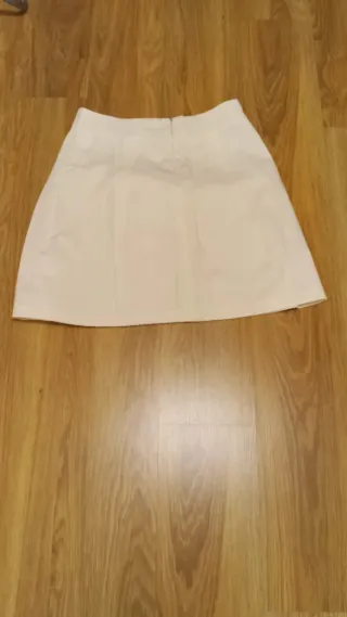 Falda corta blanca