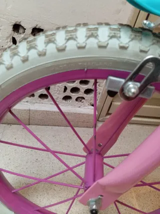 Bicicleta infantil rosa y azul