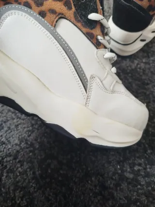 Zapatillas deportivas mujer blancas y leopardo