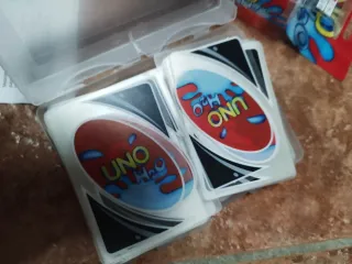 UNO H2O Waterproof Clear Cards Juego