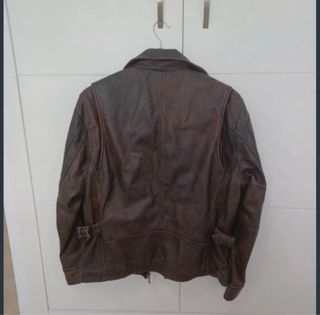 Chaqueta de cuero marrón