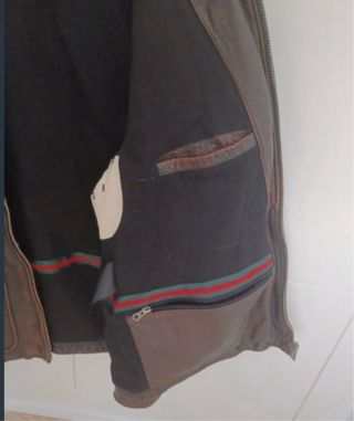 Chaqueta de cuero marrón