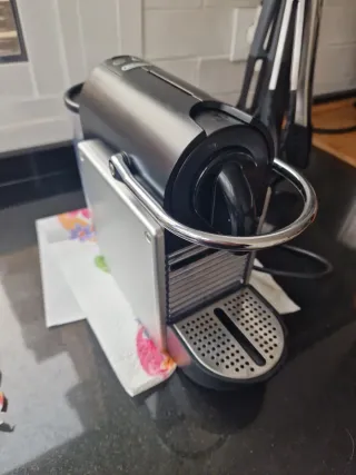 Cafetera Nespresso DeLonghi Pixie