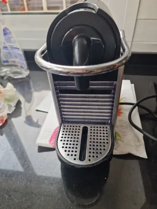Cafetera Nespresso DeLonghi Pixie