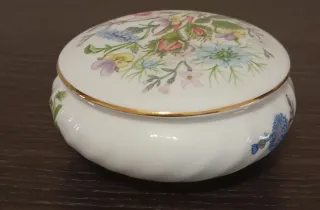 BONITA CAJA DE BARATIJAS DE PORCELANA FINA AYNSLEY