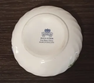 BONITA CAJA DE BARATIJAS DE PORCELANA FINA AYNSLEY