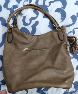 Bolso de hombro marrón