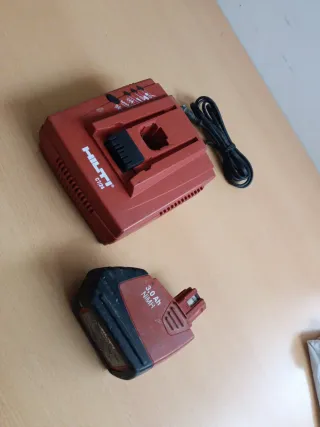 Caricabatteria Hilti C7/24 + Batteria SFB 155