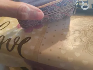 Monedero de corcho con estampado