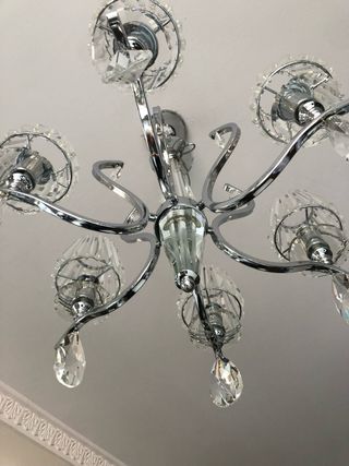 Lámpara araña de cristal tallado y metal