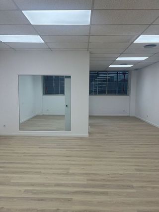 Oficina en alquiler en Ca n'Aurell en Terrassa