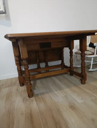 Mesa de comedor de madera maciza abatible
