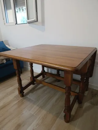 Mesa de comedor de madera maciza abatible