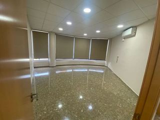 Oficina en alquiler en Polígonos - Recinto Ferial Cortijo de Torres en Málaga