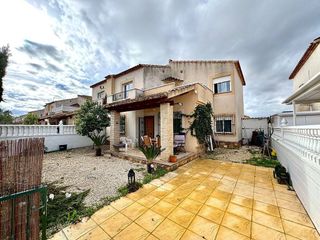 Chalet en alquiler en Algorfa