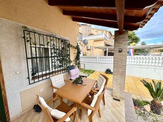 Chalet en alquiler en Algorfa