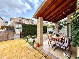 Chalet en alquiler en Algorfa
