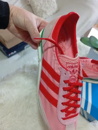 Zapatillas Adidas Talla 42 Rosa y Rojo