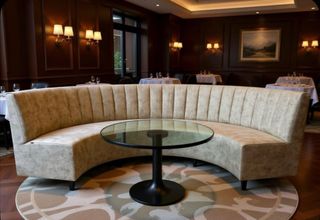 Sofá curvo hostelería beige