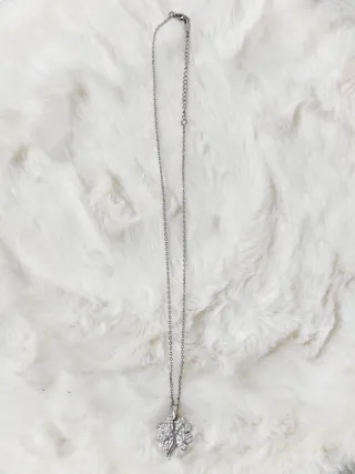 Colgante mujer acero letra A trébol brillante