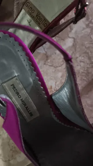 Zapatos de tacón Gino Ventori rojos y dorados