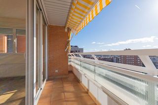 Piso en alquiler en Costillares en Madrid