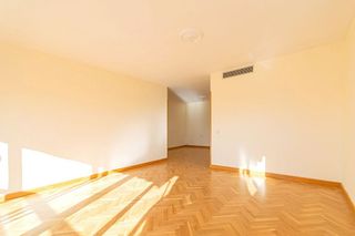 Piso en alquiler en Costillares en Madrid