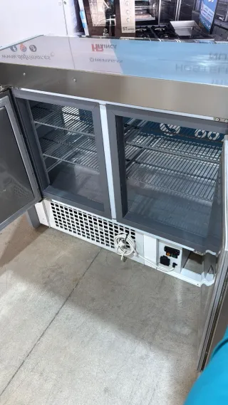 Vitrina Refrigerada Cerrada Coreco