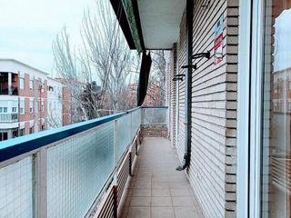 Piso en alquiler en Lucero en Madrid