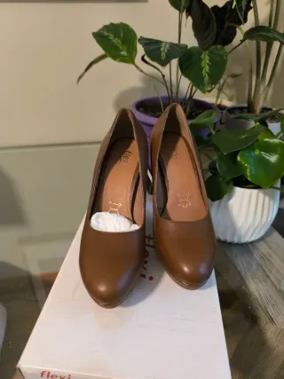 Zapatos tacón piel Flexi 39 sin estrenar