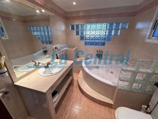 Chalet en venta en Urbanizaciones en Tortosa