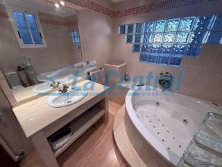 Chalet en venta en Urbanizaciones en Tortosa