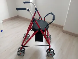 Andador y Silla de Ruedas nuevos