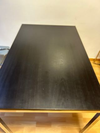 Mesa comedor Ikea negra y plateada