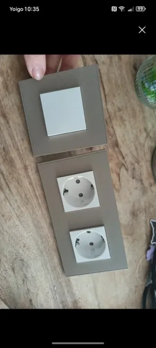 Enchufes y interruptor de pared