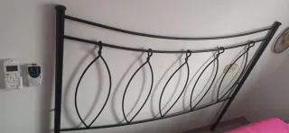 Cabezal de cama de hierro forjado negro