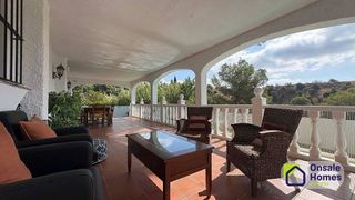 Chalet en alquiler en Las Cancelas - Valdeolletas en Marbella