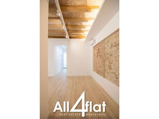 Local comercial en venta en Hostafrancs en Barcelona